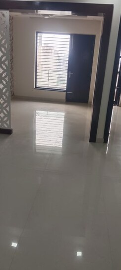 3 BHK + Pooja Room,Servant Room Builder Floor For Rent in Sector 9