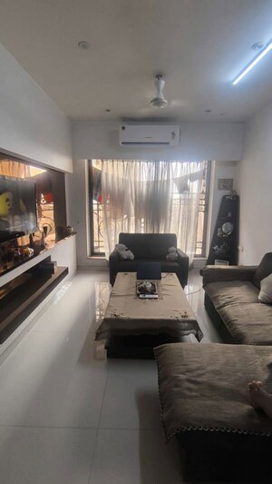 2 BHK Apartment For Rent in Raheja Acropolis, Deonar