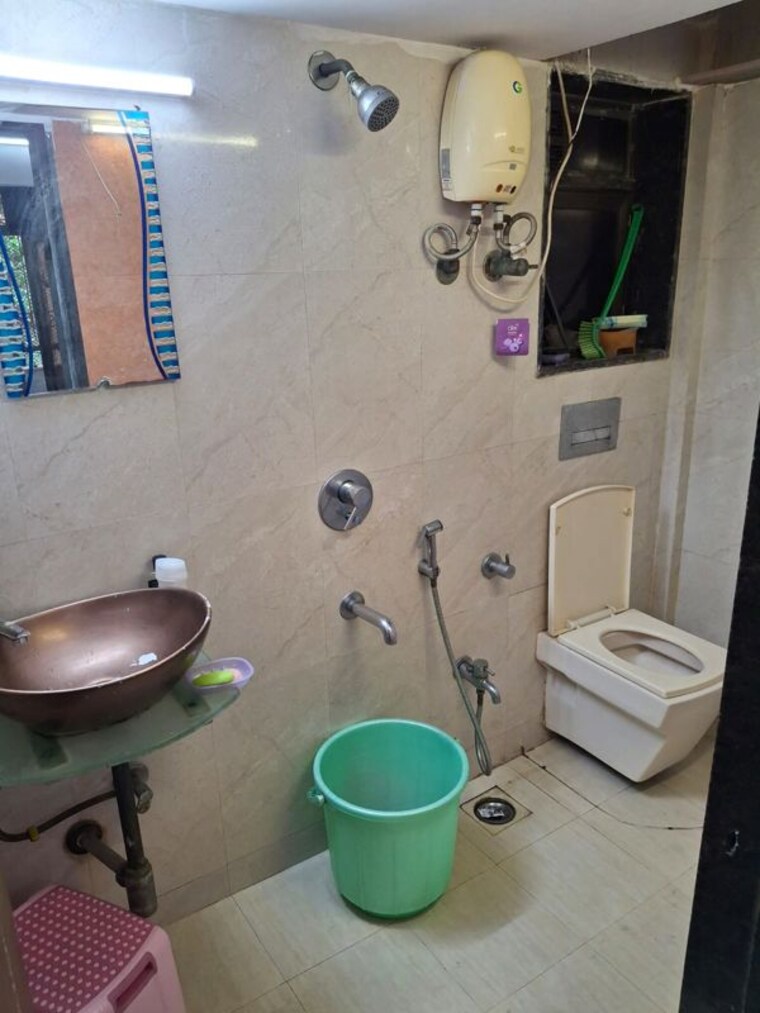 Bathroom, westin-karmayog-chs 2 Bedroom 688 Sq.Ft. Apartment In Andheri West Mumbai 10506510