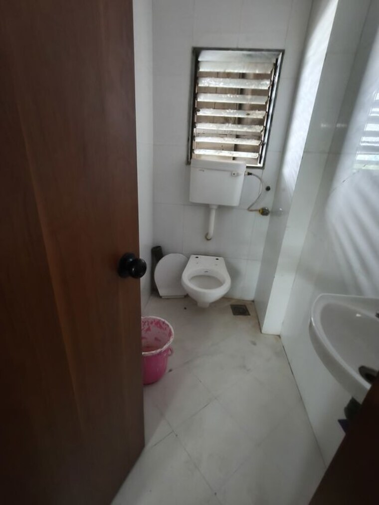 Bathroom, akshar-business-park Commercial Office Space 1500 Sq.Ft. In Vashi Sector 19f Navi Mumbai 10506484