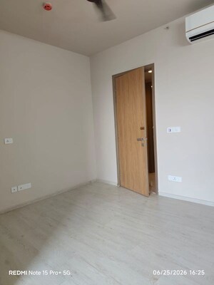 Room in 3 BHK Apartment at M3M Heights, Sector 65 – for Rent