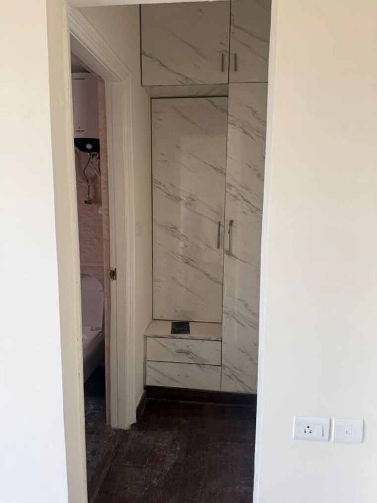 Bathroom, shree-vardhman-victoria 2 Bedroom 1350 Sq.Ft. Apartment In Sector 70 Gurgaon 10506553
