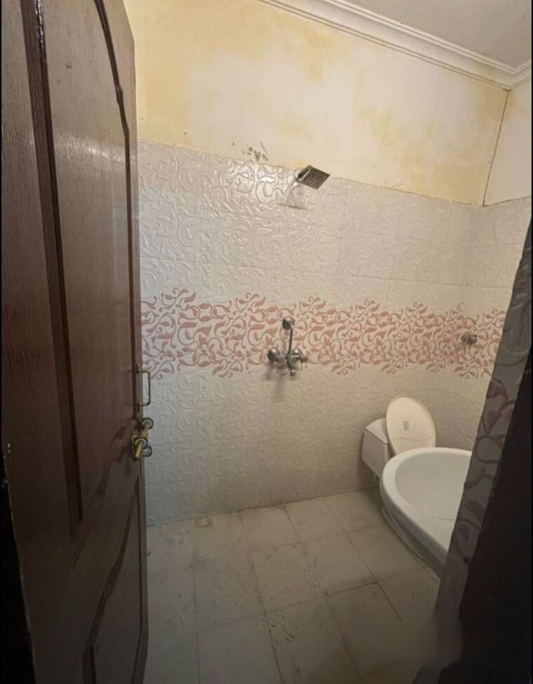 Bathroom, lalkuan 2 Bedroom 1000 Sq.Ft. Apartment In Lalkuan Lucknow 10506569