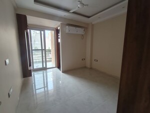 Room in 3 BHK Builder Floor at Sector 57 – for Rent