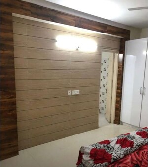 Room in 4 BHK Apartment at Vip Road – for Rent