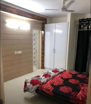 Bedroom in 4 BHK Apartment at Vip Road – for Rent