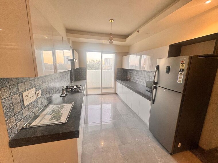 Kitchen, tulip-yellow 3 Bedroom 1650 Sq.Ft. Apartment In Sector 69 Gurgaon 10506616