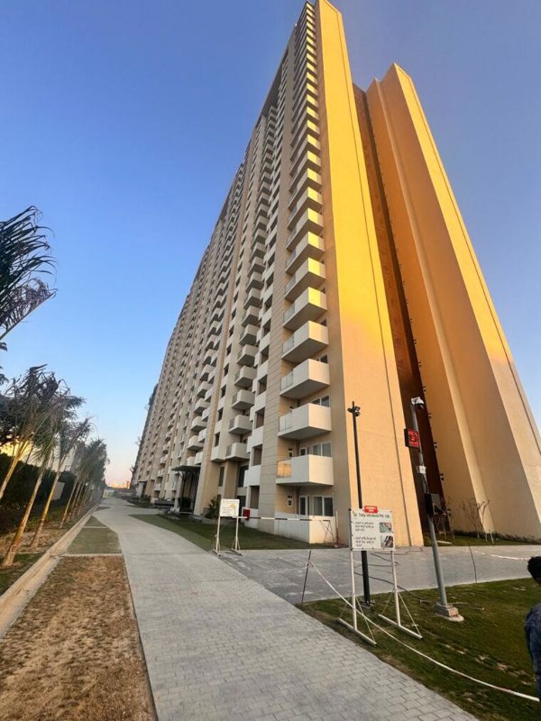 Exterior View, tulip-yellow 3 Bedroom 1650 Sq.Ft. Apartment In Sector 69 Gurgaon 10506616