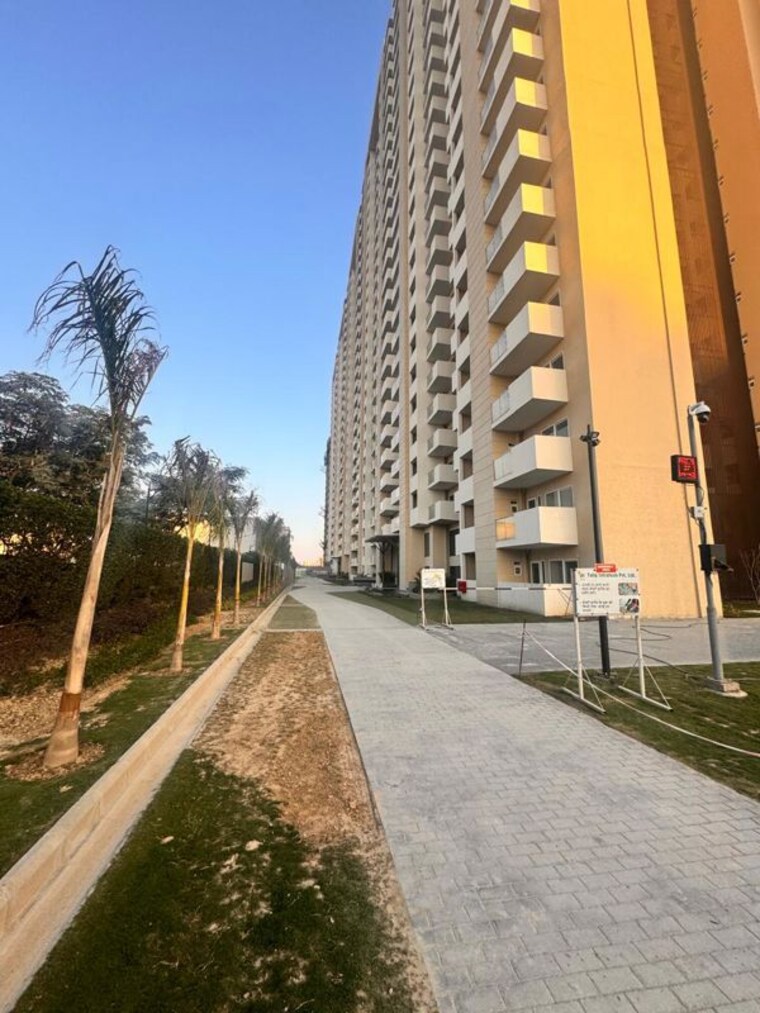 Exterior View, tulip-yellow 3 Bedroom 1650 Sq.Ft. Apartment In Sector 69 Gurgaon 10506616