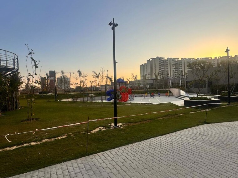 Garden, tulip-yellow 3 Bedroom 1650 Sq.Ft. Apartment In Sector 69 Gurgaon 10506616