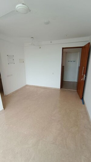 Room in 1 BHK Apartment at Hiranandani Estate Solitaire C, Ghodbunder Road – for Rent
