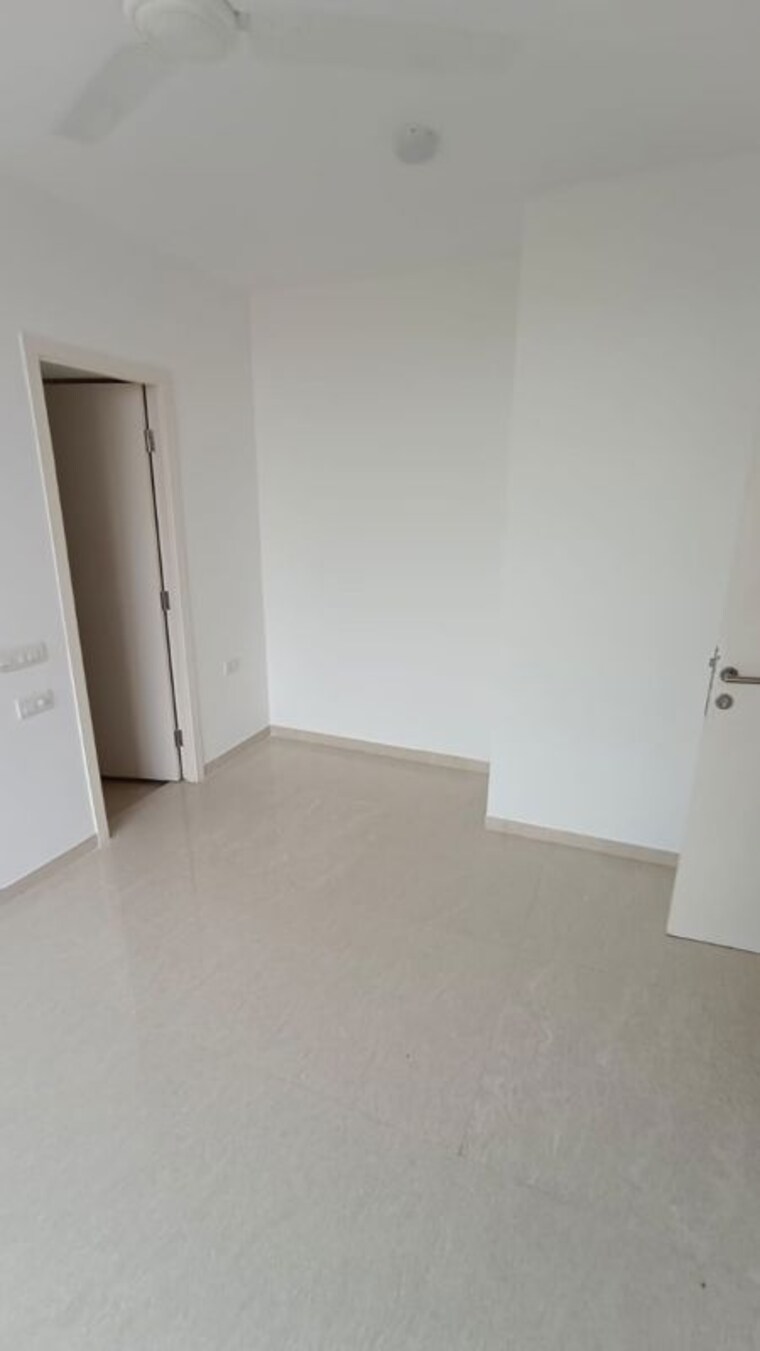 Room, hiranandani-estate-solitaire-c 1 Bedroom 650 Sq.Ft. Apartment In Ghodbunder Road Thane 10506627
