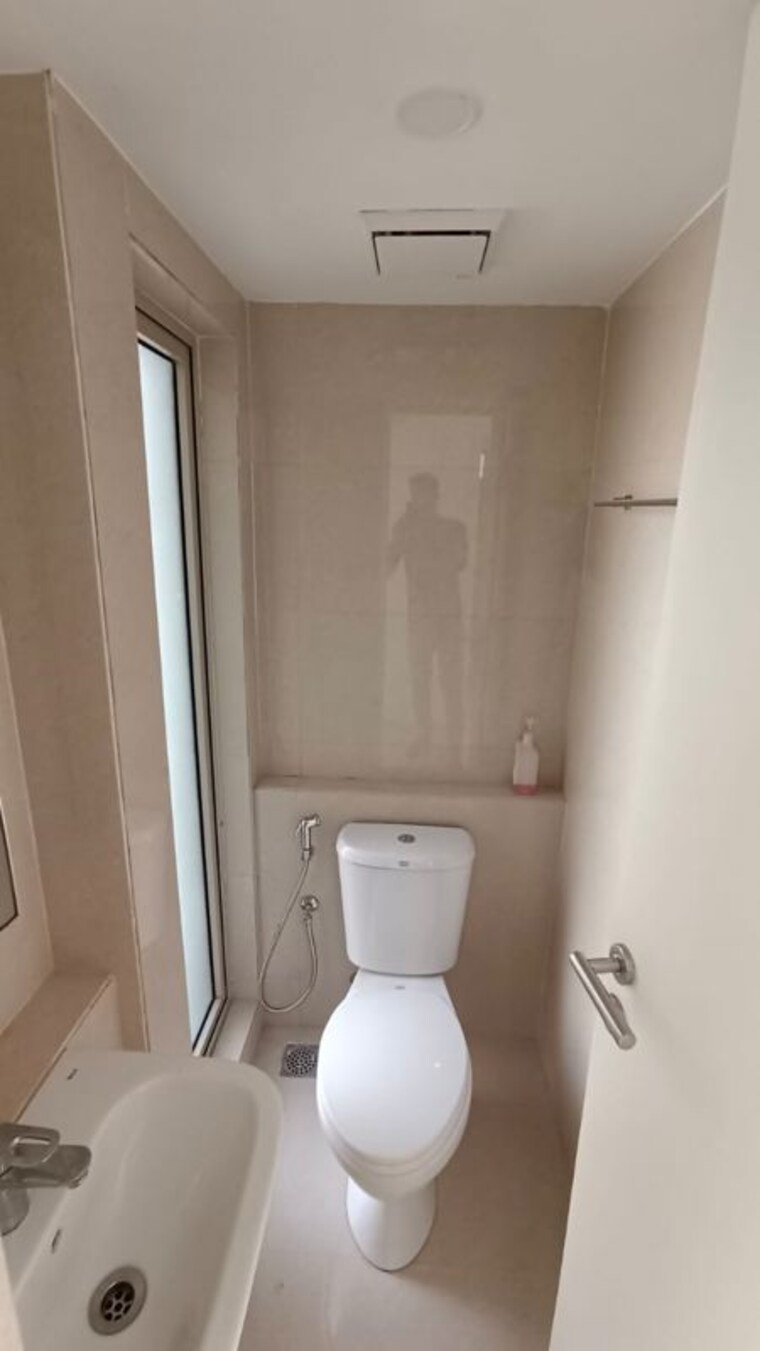 Bathroom, hiranandani-estate-solitaire-c 1 Bedroom 650 Sq.Ft. Apartment In Ghodbunder Road Thane 10506627