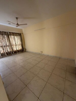 Room in 2 BHK Apartment at Heritage Lakeside, Powai – for Rent