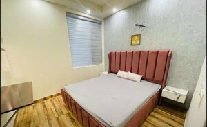 Bedroom in 4 BHK Apartment at Patiala Road – for Rent