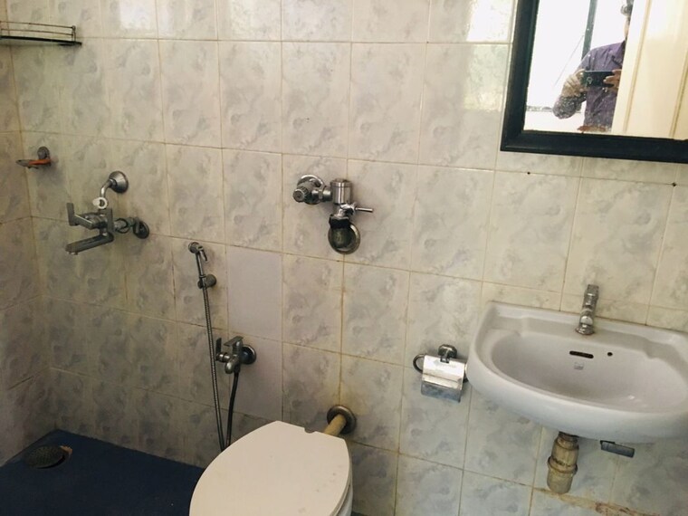 Bathroom, hiranandani-estate-phoenix 1 Bedroom 650 Sq.Ft. Apartment In Thane West Thane 10506647