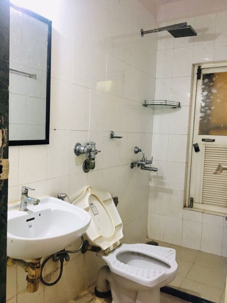 Bathroom, hiranandani-estate-phoenix 1 Bedroom 650 Sq.Ft. Apartment In Thane West Thane 10506647