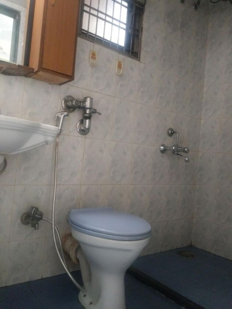 Bathroom, hiranandani-estate-phoenix 1 Bedroom 650 Sq.Ft. Apartment In Thane West Thane 10506647