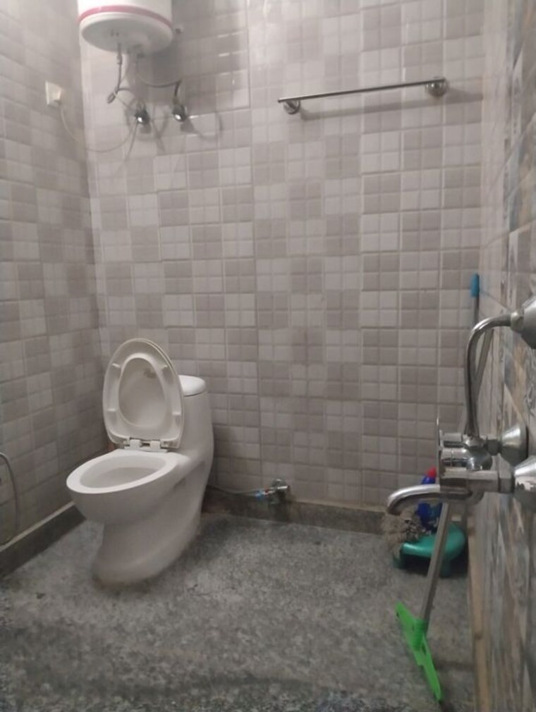 Bathroom, neb sarai 1 Bedroom 450 Sq.Ft. Builder Floor In Neb Sarai Delhi 10506675