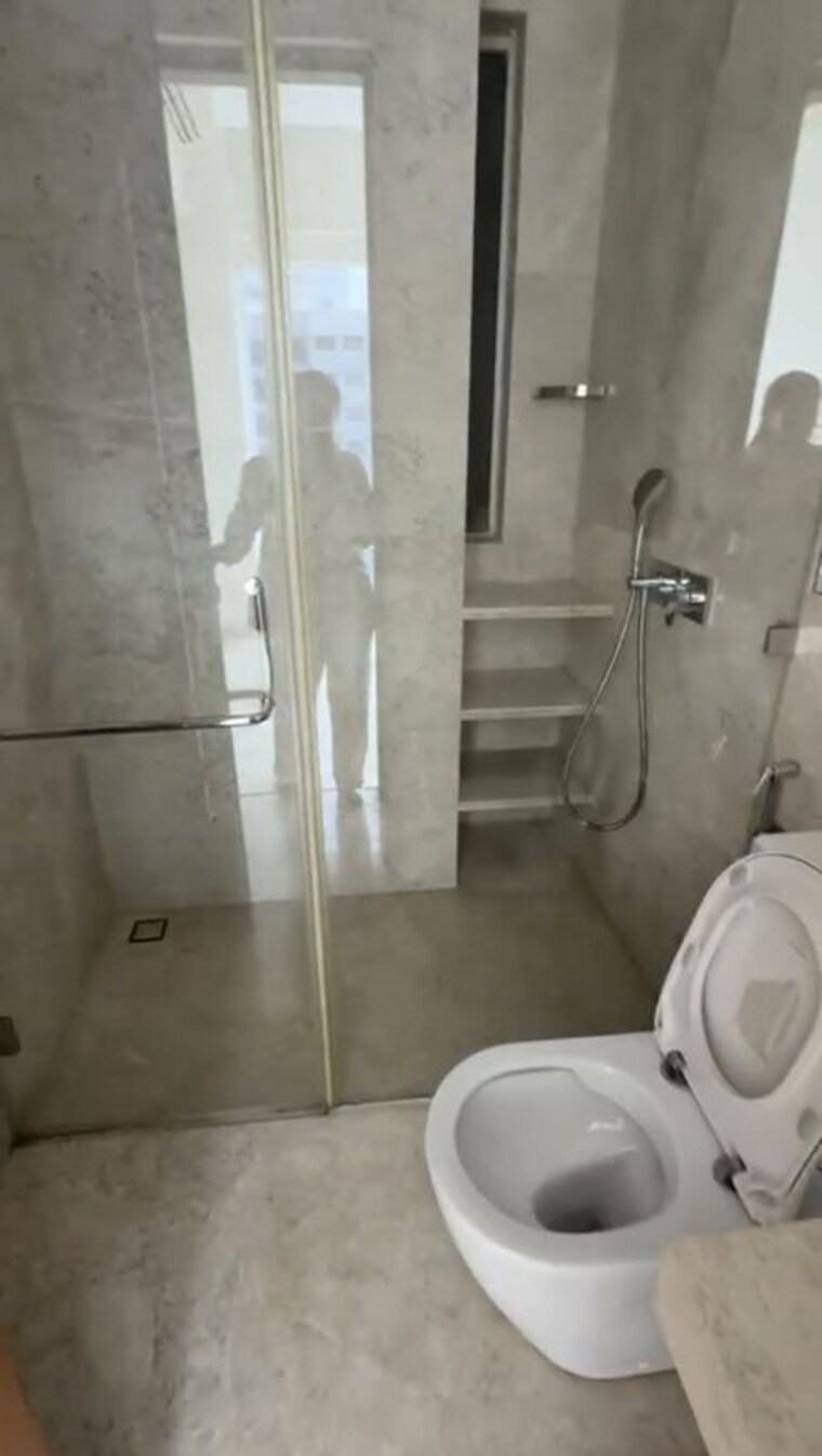 Bathroom, indiabulls-blu 3 Bedroom 1200 Sq.Ft. Apartment In Worli Mumbai 10506704