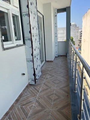 Balcony in 3 BHK Builder Floor at Sector 57 – for Rent