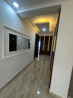 Room in 2.5 BHK Builder Floor at Sector 36 – for Rent