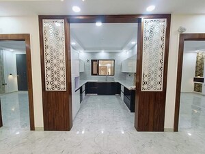 Kitchen in 2.5 BHK Builder Floor at Sector 34 – for Rent