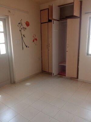 Room in 3 BHK Apartment at Mantri Elite, Jp Nagar – for Rent
