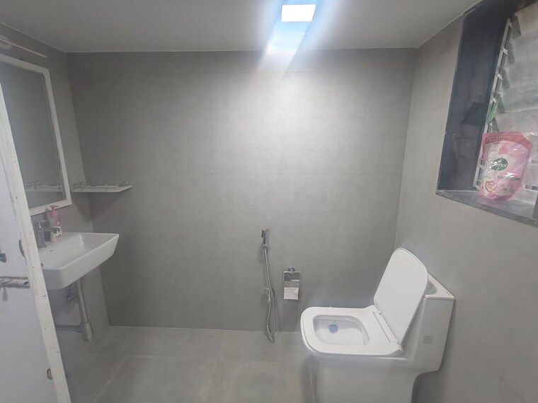 Bathroom, bandra west 3 Bedroom 1100 Sq.Ft. Apartment In Bandra West Mumbai 10506752