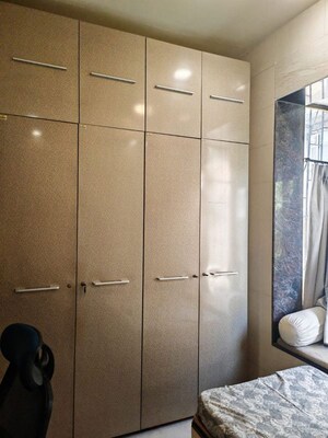 Room in 1 BHK Apartment at Khar West – for Rent