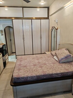 Bedroom in 1 BHK Apartment at Khar West – for Rent