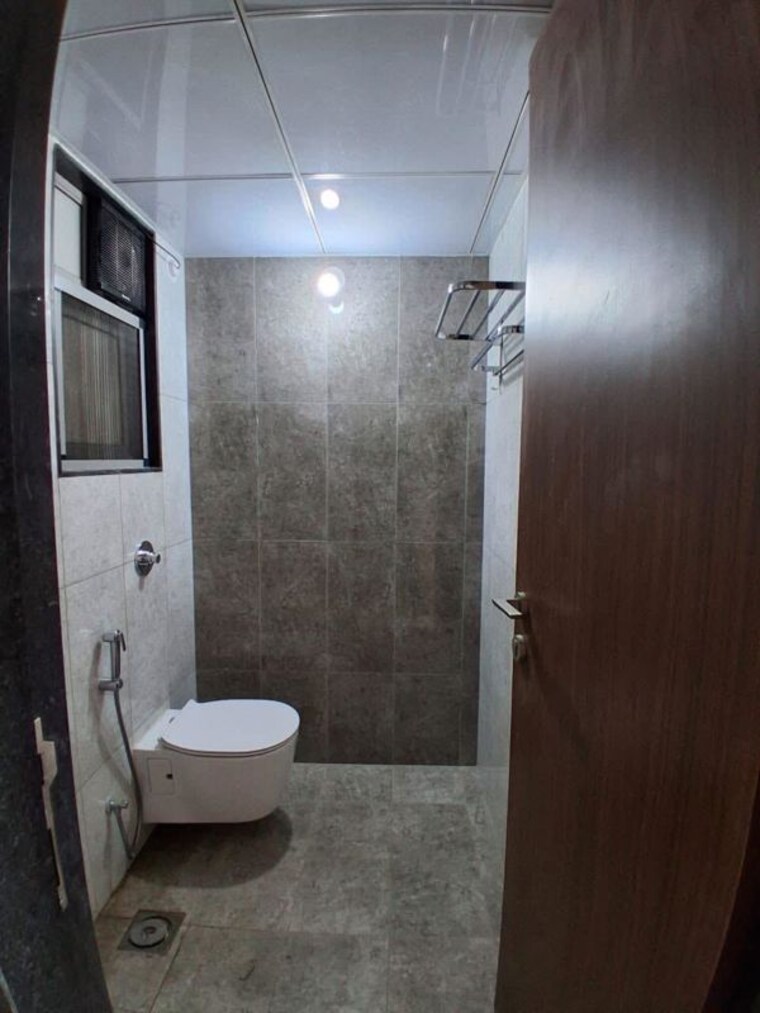 Bathroom, vilas-javdekar-yashwin-enchante  1000 Sq.Ft. Apartment In Kharadi Pune 10506759