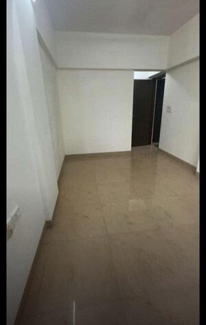 Room in 3 BHK Apartment at Bandra West – for Rent