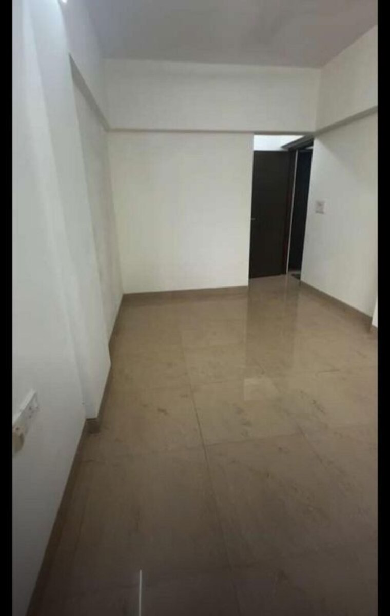 Room, bandra west 3 Bedroom 1100 Sq.Ft. Apartment In Bandra West Mumbai 10506781