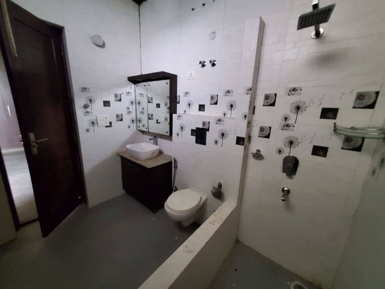 Team Area, sector 46 3 Bedroom 2500 Sq.Ft. Independent House In Sector 46 Noida 10505404