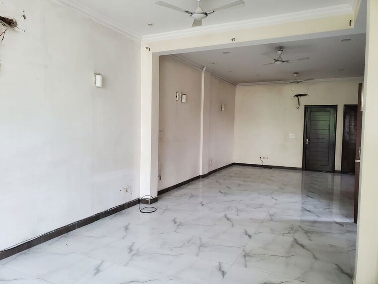 Room, sector 46 3 Bedroom 2500 Sq.Ft. Independent House In Sector 46 Noida 10505404