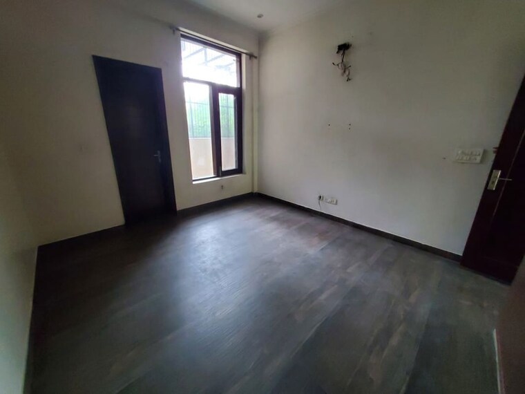 Room, sector 46 3 Bedroom 2500 Sq.Ft. Independent House In Sector 46 Noida 10505404