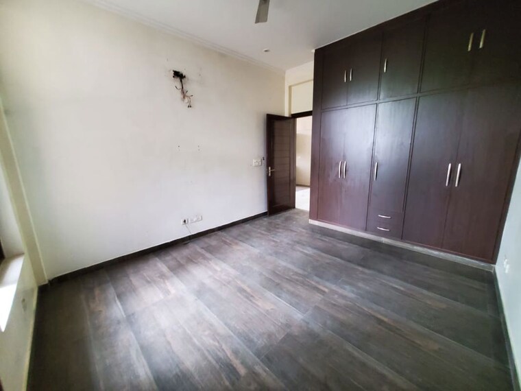 Room, sector 46 3 Bedroom 2500 Sq.Ft. Independent House In Sector 46 Noida 10505404