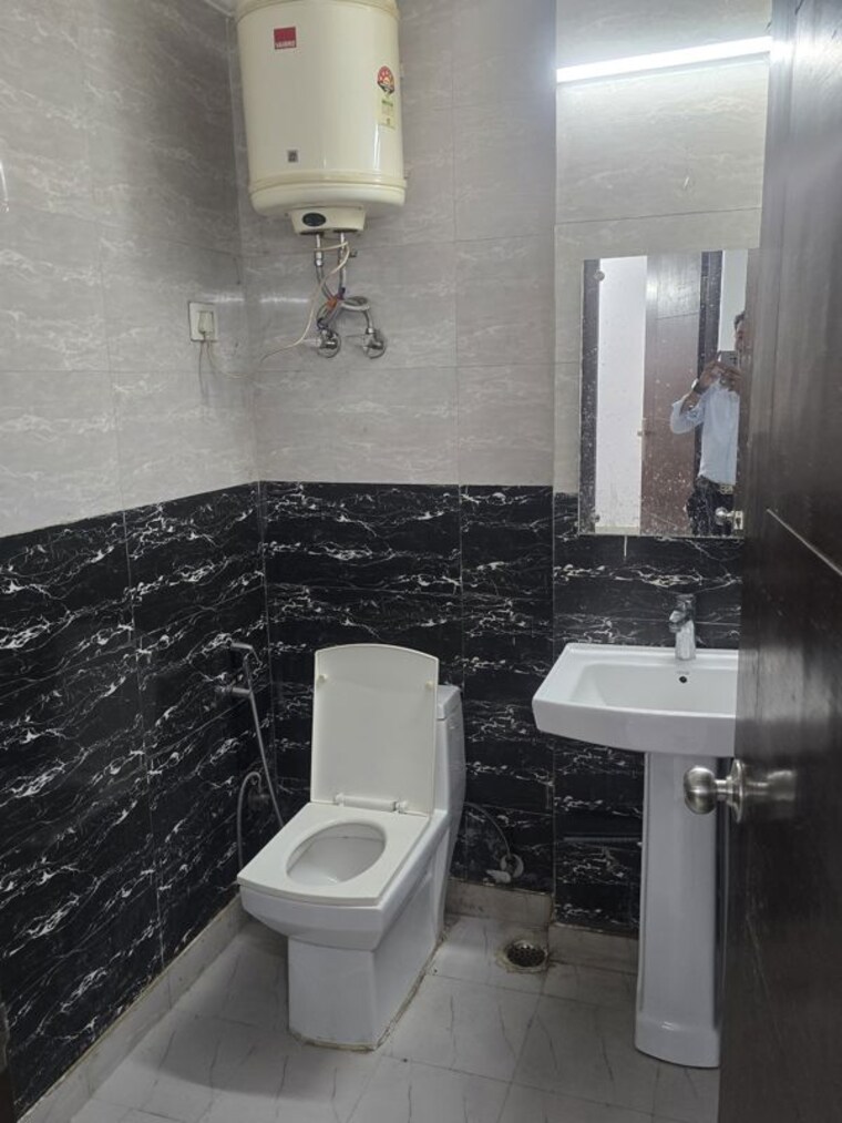 Team Area, saket 2 Bedroom 750 Sq.Ft. Builder Floor In Saket Delhi 10506809