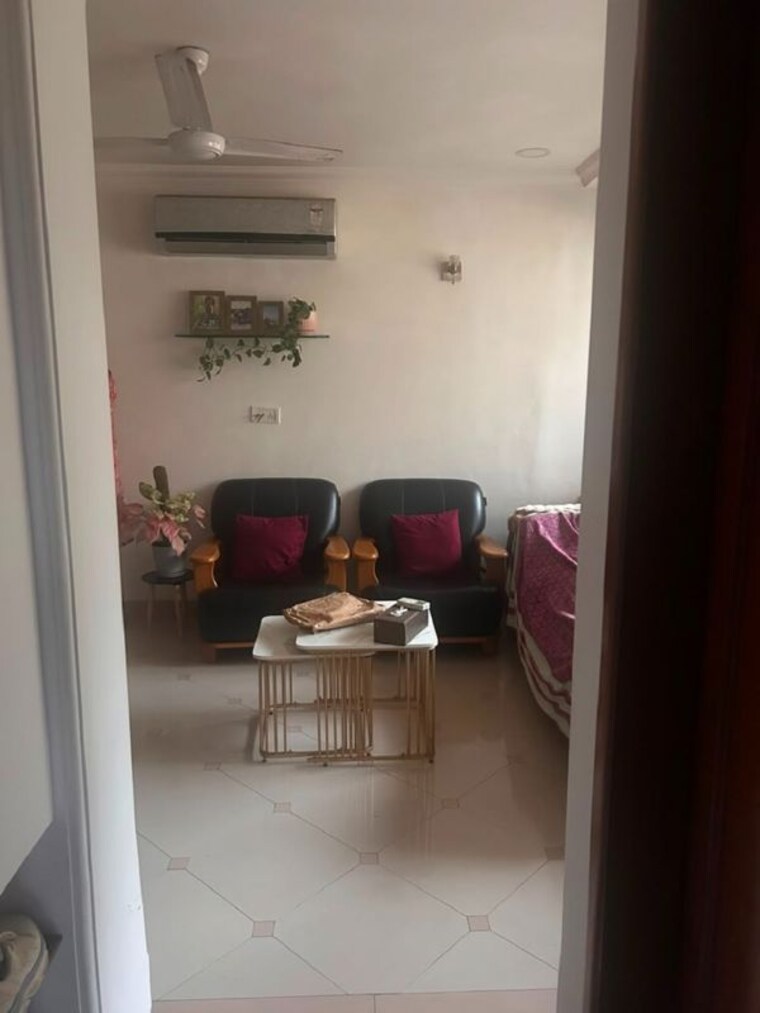 Living Room, bandra west 1 Bedroom 500 Sq.Ft. Apartment In Bandra West Mumbai 10506815