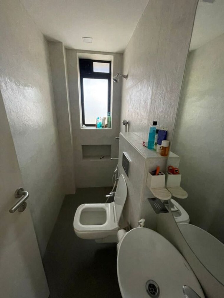 Bathroom, bandra west 1 Bedroom 500 Sq.Ft. Apartment In Bandra West Mumbai 10506825