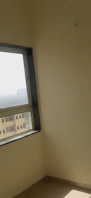 Furnished Amenities in 1.5 BHK Apartment at Indiabulls Greens, New Panvel – for Sale
