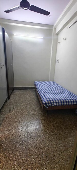 Bedroom in 1.5 BHK Apartment at Bandra West – for Rent