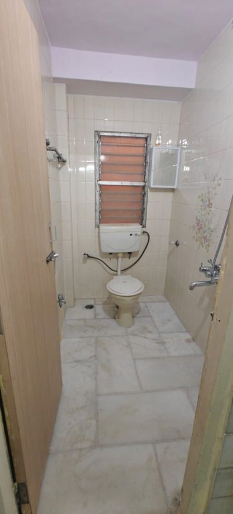 Bathroom, bandra west 1.5 Bedroom 650 Sq.Ft. Apartment In Bandra West Mumbai 10506836