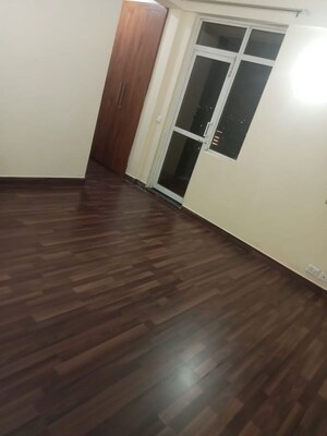 Room in 2 BHK Apartment at Jaypee Kensington Park Apartments, Sector 133 – for Sale