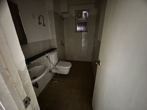 Team Area in 3 BHK Apartment at Jaypee Kensington Heights, Sector 133 – for Sale