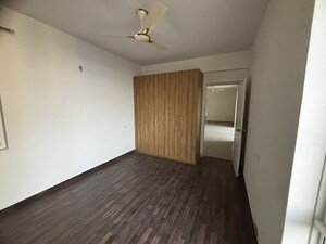 Room in 3 BHK Apartment at Jaypee Kensington Heights, Sector 133 – for Sale
