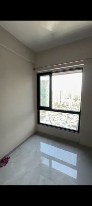 Room in 2 BHK Apartment at Deraiya Classico, Kurla East – for Rent