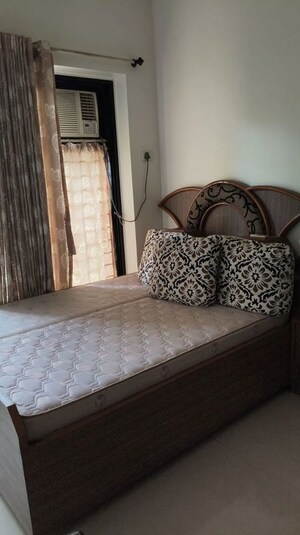 Bedroom in 1 BHK Apartment at K Raheja Heights, Malad East – for Rent