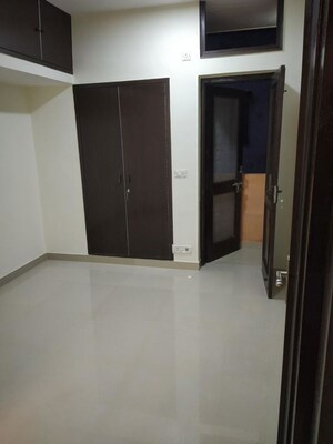 Room in 2 BHK Builder Floor at Lajpat Nagar – for Rent
